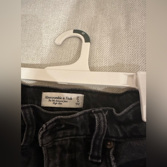 Abercrombie and Fitch Relaxed Jean - Picture 2 of 3
